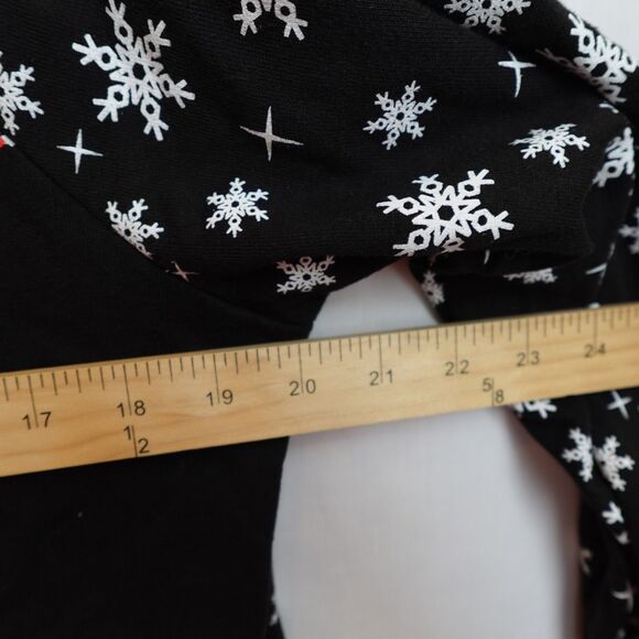 Peanuts Snoopy Christmas Graphic Sweatshirt Juniors Large 11/13 (lights up?) - Picture 4 of 13